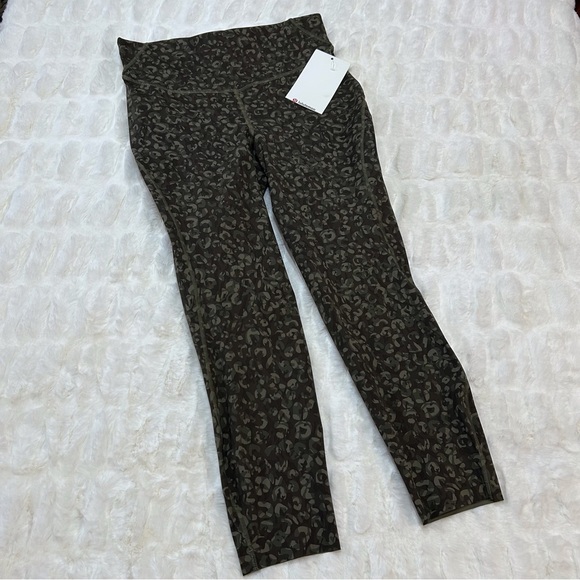 NWT Lululemon Base Pace HR Crop 23” - Picture 4 of 13